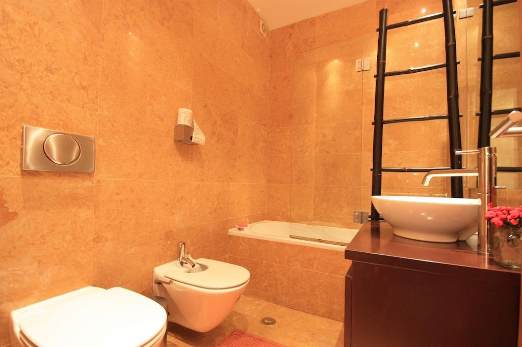 Myplace - Lisbon - Camoes Apartment Room photo